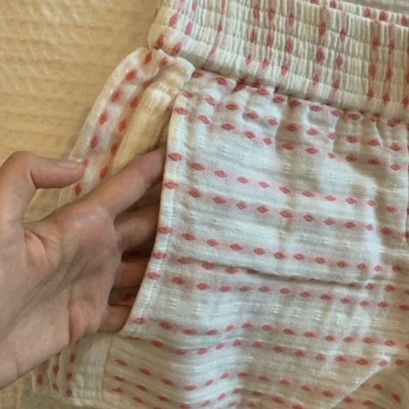 White Stripe Patterned Club Monaco Cotton Shorts [Extra Small / XS] - Picture 2 of 3